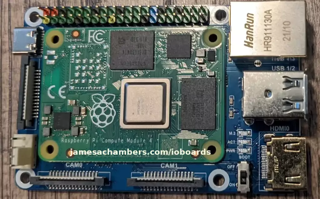 Waveshare Small Form Factor CM4 IO Board