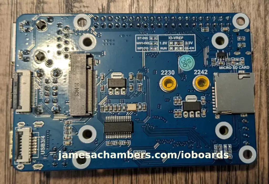 Waveshare Small Form Factor Board - M.2 Slot
